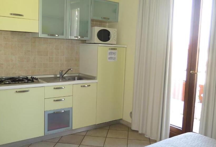 キングサイドベッドのスタンダードワンルーム, Residenza Turistico Alberghiera Corallo
