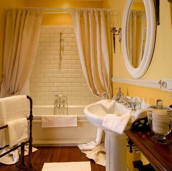 Полулюкс, Brugsche Suites   Luxury Guesthouse