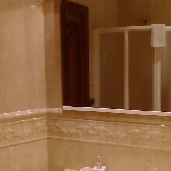 اتاق استاندارد, Hostal Granada