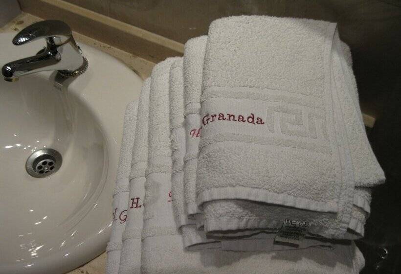 اتاق استاندارد سه نفره, Hostal Granada