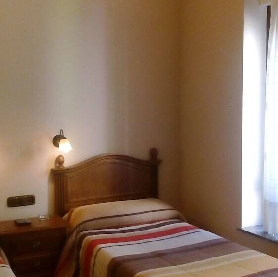اتاق استاندارد, Hostal Granada