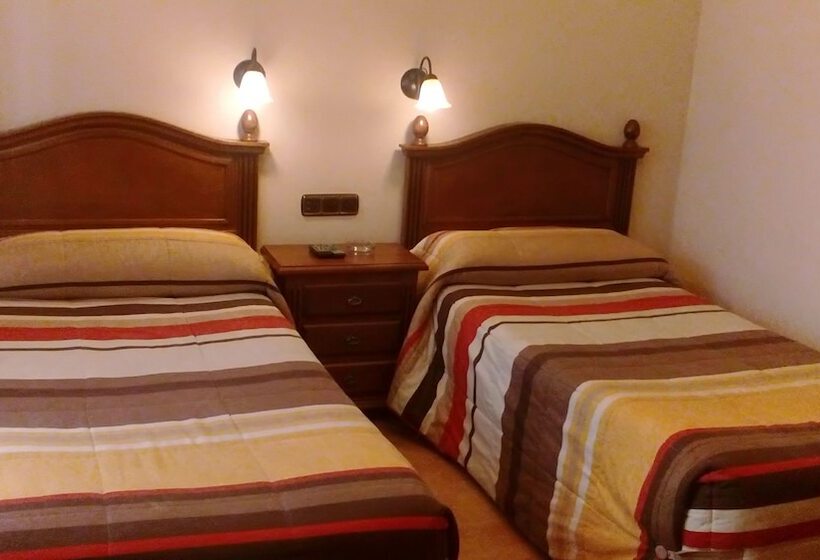 اتاق خانوادگی, Hostal Granada