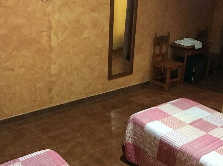Номер Стандарт, Hostal Restaurante El Mero
