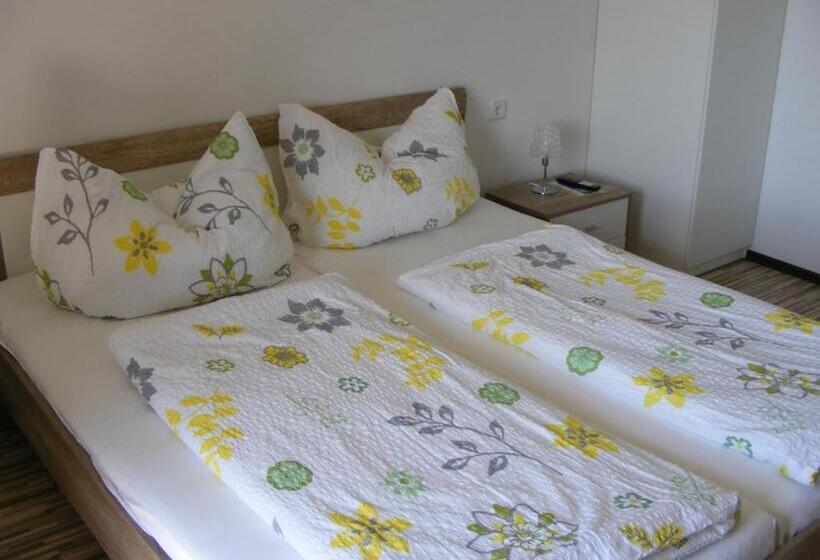 آپارتمان 3 خوابه, Pension Waldesruh
