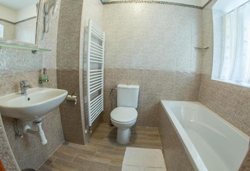 Chambre Triple Standard, Pension Centrum