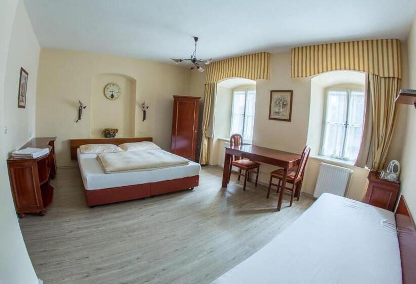 Chambre Triple Standard, Pension Centrum