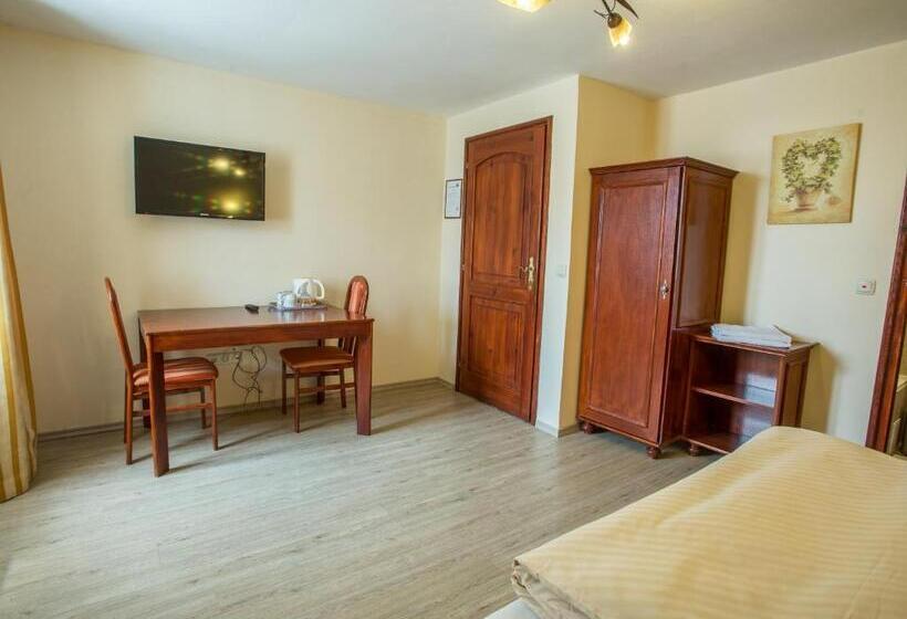 Chambre Quadruple Standard, Pension Centrum