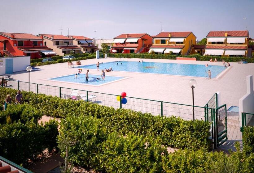 带1个卧室的高档别墅, Apartments Villaggio Dei Fiori Extra Luxury 4 Stars   Great Family Resort   Petz Friendly   With Hyp