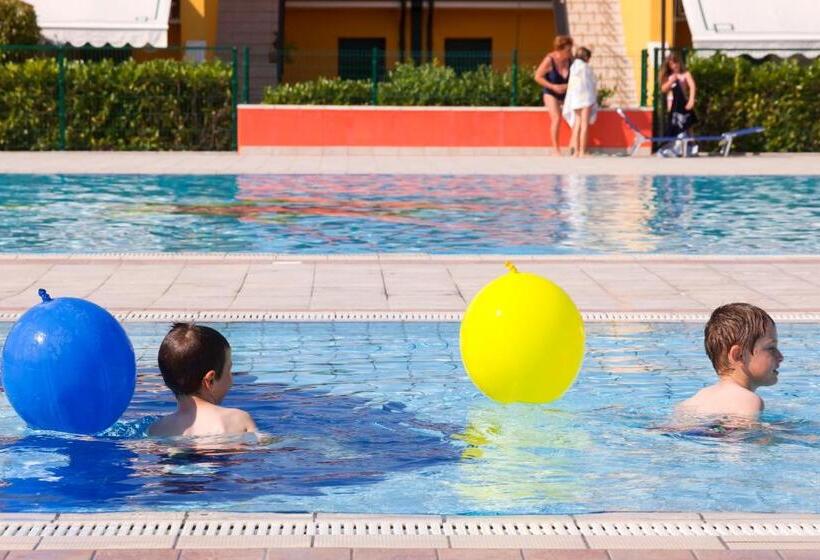 总统套房, Apartments Villaggio Dei Fiori Extra Luxury 4 Stars   Great Family Resort   Petz Friendly   With Hyp