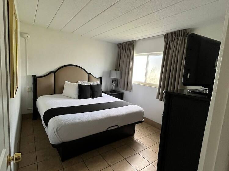 Люкс, Holiday Isles Resort