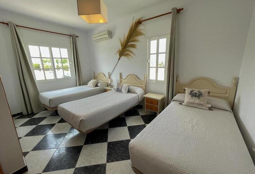 スタンダードトリプルルーム, Hostal Los Rosales
