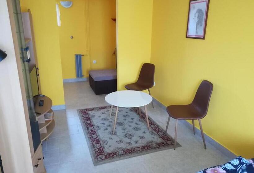 标准工作室, Tarr Tímea Apartmanok