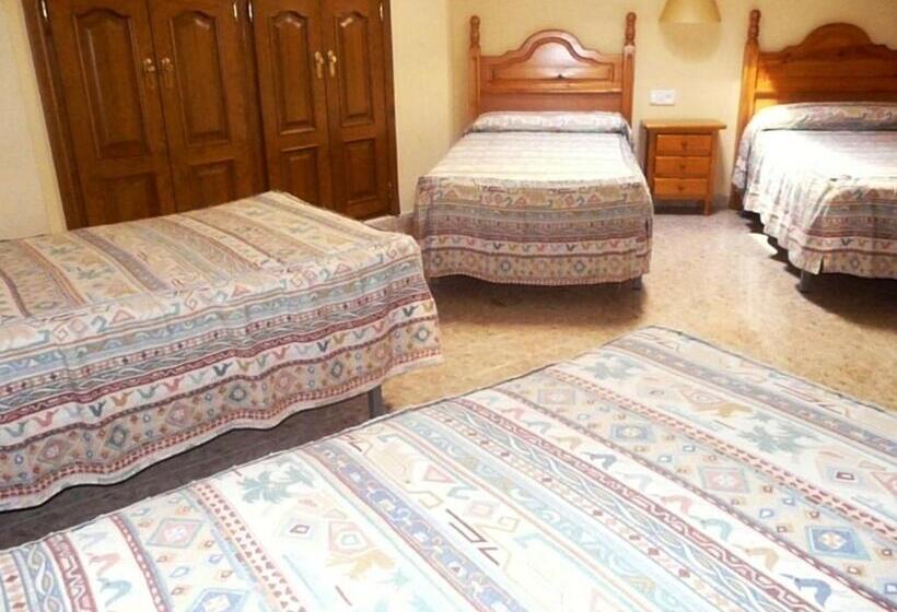 Четырехместный Номер Стандарт, Hostal Casa Castro