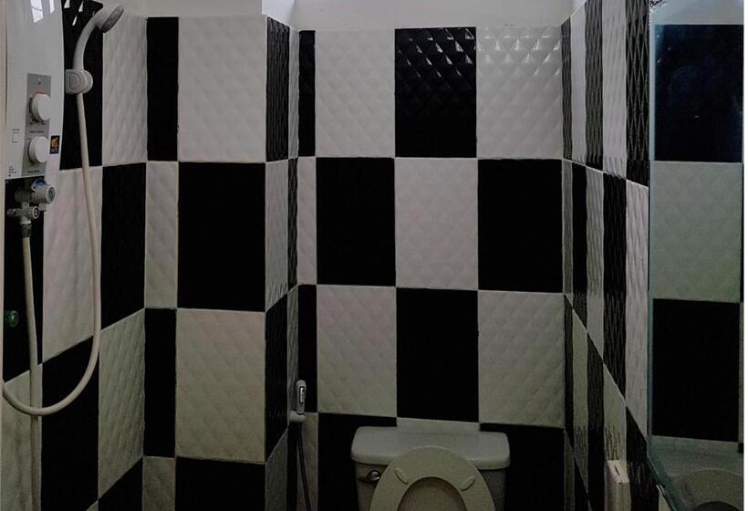 Номер Стандарт Трехместный, Smiley's Guesthouse