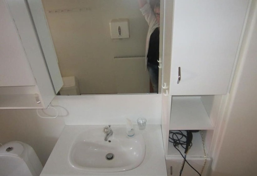 اتاق استاندارد با سرویس بهداشتی مشترک, Nes Guesthouse