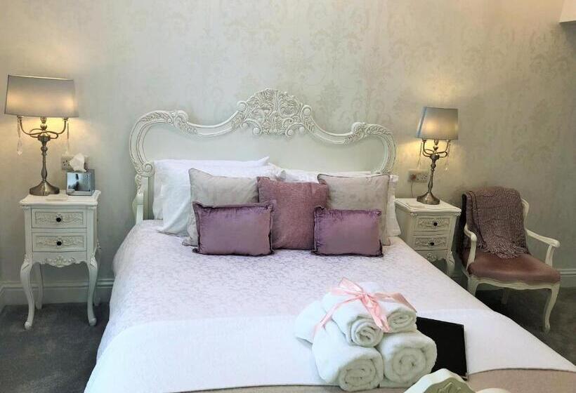 Номер Deluxe Кровать Кинг, Trefoil Guest House