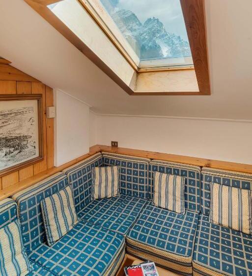 1 Bedroom Penthouse Apartment, Locanda Montana