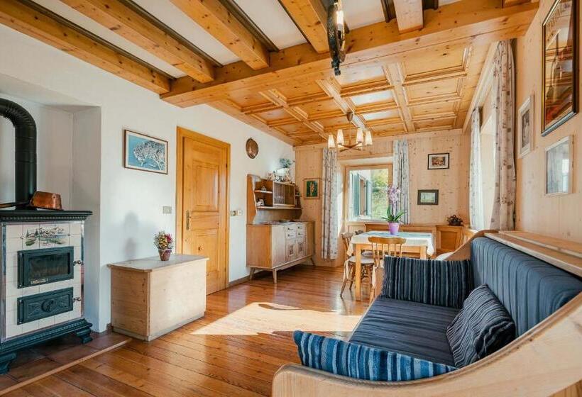 آپارتمان 1 خوابه با تراس, Locanda Montana