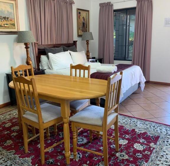 اتاق خانوادگی, Mountain Dew Guest House