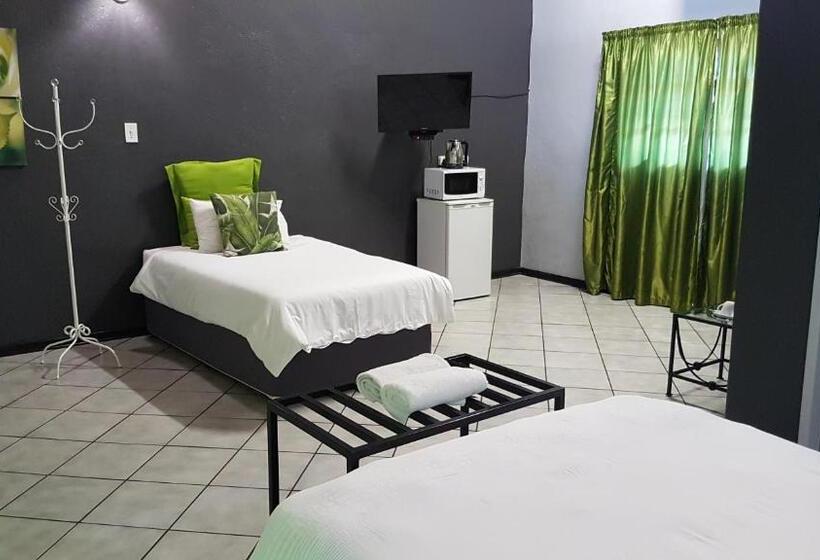 Семейный Номер, Siesta Guest House