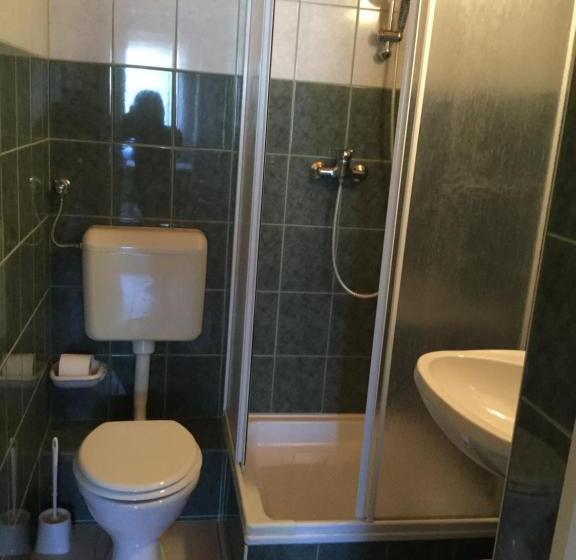 Family Suite, Cyrano Vendégház