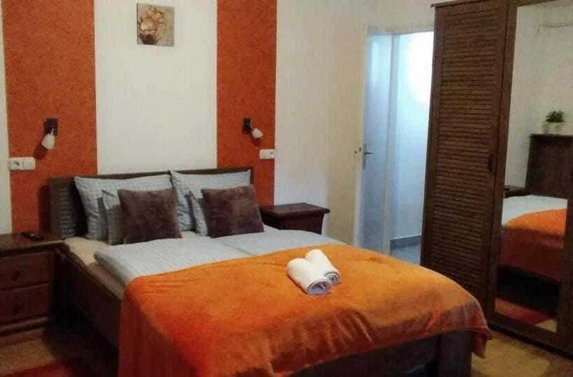 Студио Стандарт Вид на Сад, Guesthouse Kohári