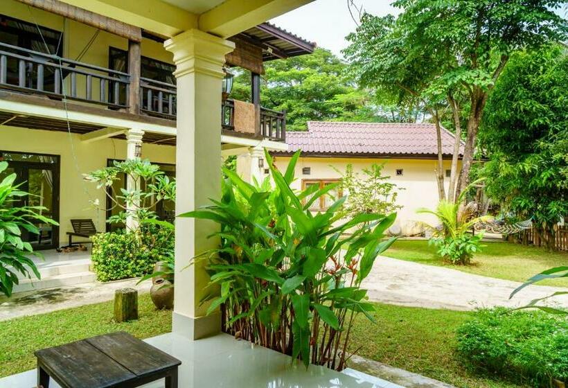 Номер Стандарт Вид на Сад, Mr Tho S Bungalows