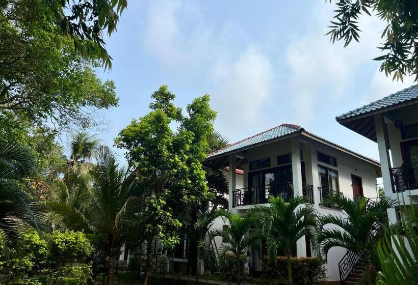 اتاق لوکس سه تخته, Gatetrees Resort