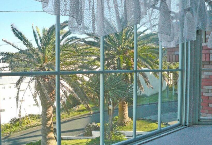 Triple Room Sea View, ペンション百万本のバラ A Million Roses