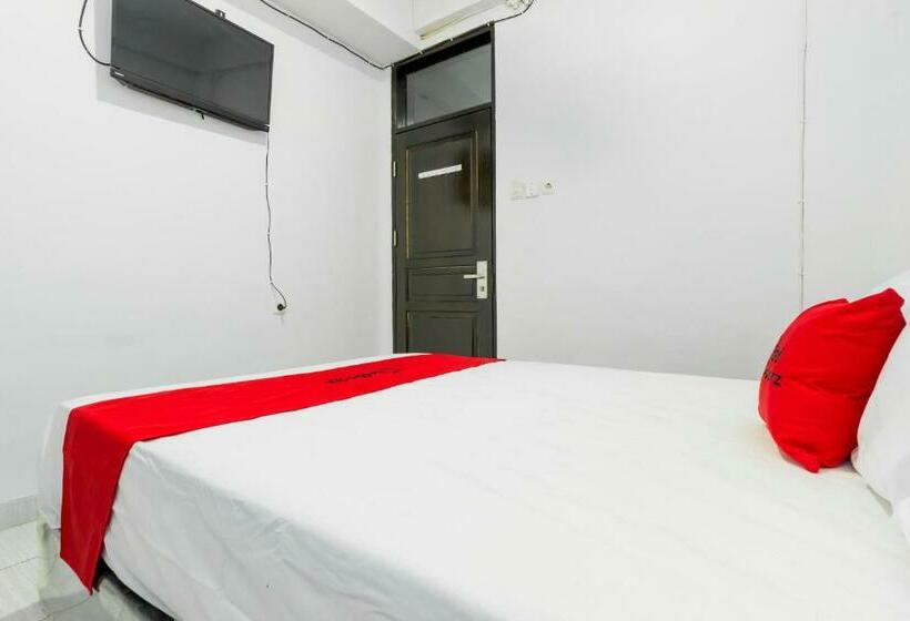Номер Стандарт, Reddoorz Near Gajah Mada Plaza 2