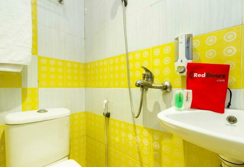 Номер Стандарт, Reddoorz Near Gajah Mada Plaza 2