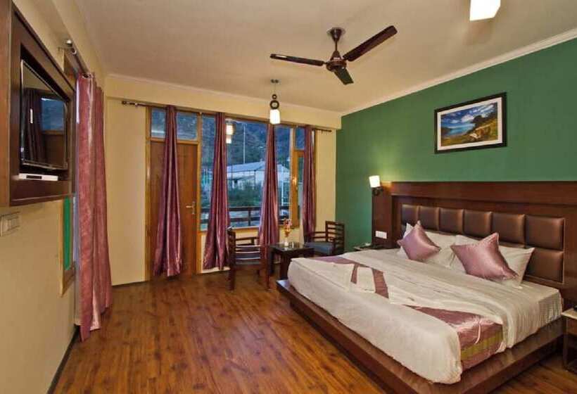 Номер Deluxe, Goroomgo Tribhuwan Ranikhet