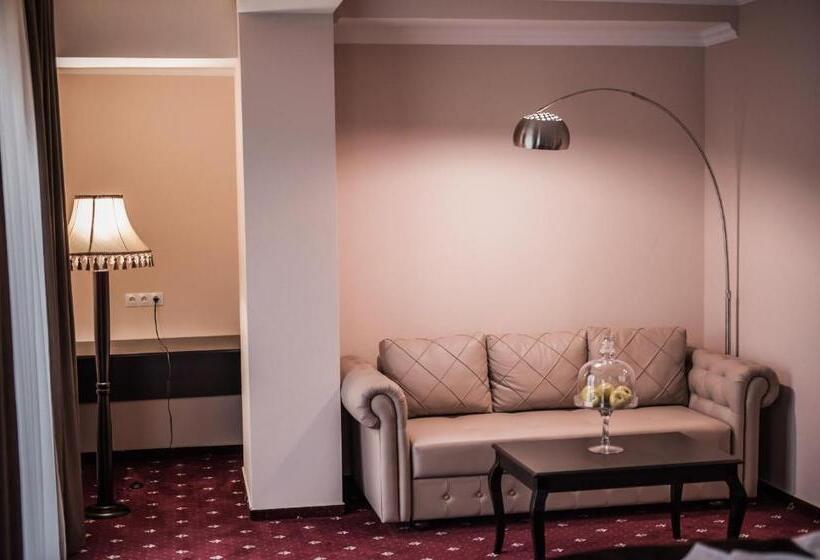 سوییت لوکس, Bernardazzi Grand