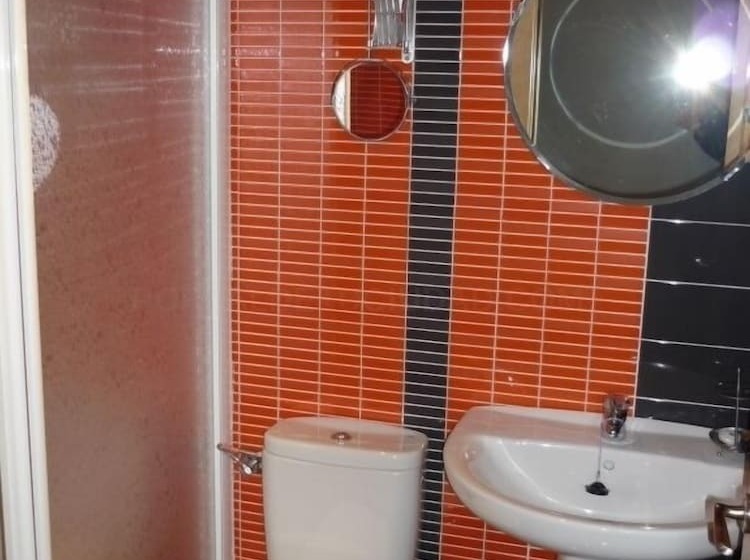 标准三人间, Hostal Kavanna
