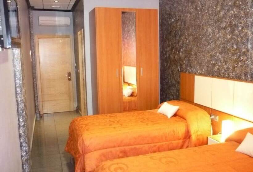 家庭间, Hostal Kavanna