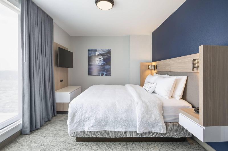 Люкс Кровать Кинг, Springhill Suites Madison