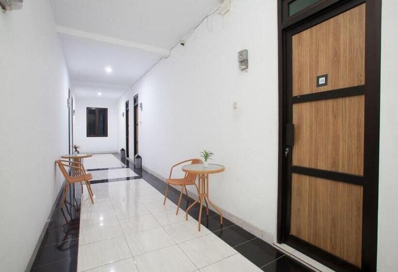 Номер Стандарт, Reddoorz Syariah Near Dbl Arena 2