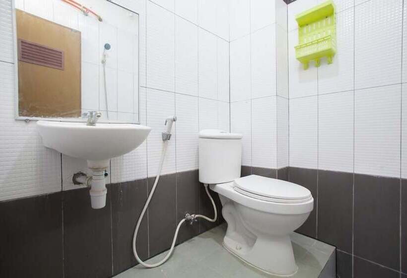 Номер Economy, Reddoorz Syariah Near Dbl Arena 2