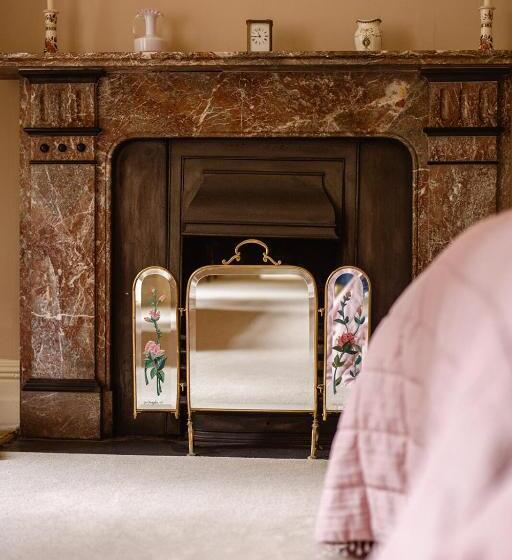 Basic Room, Clonalis House   Guesthouse