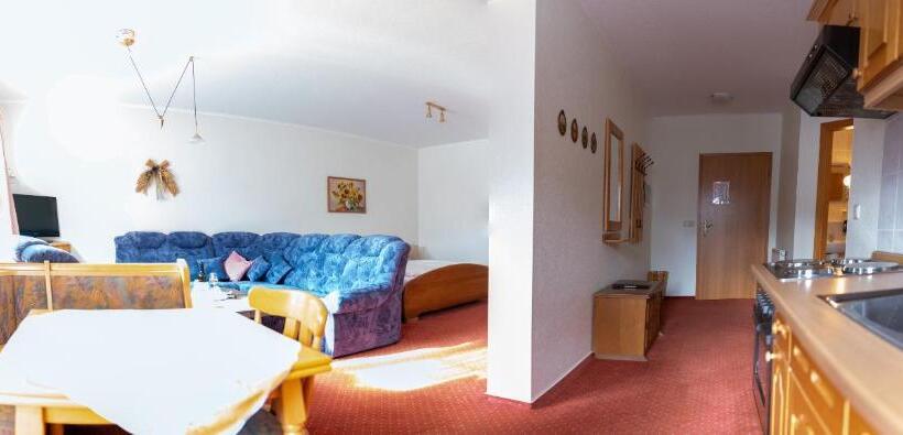 Семейный Номер Вид на Сад, Landhotel Biberburg