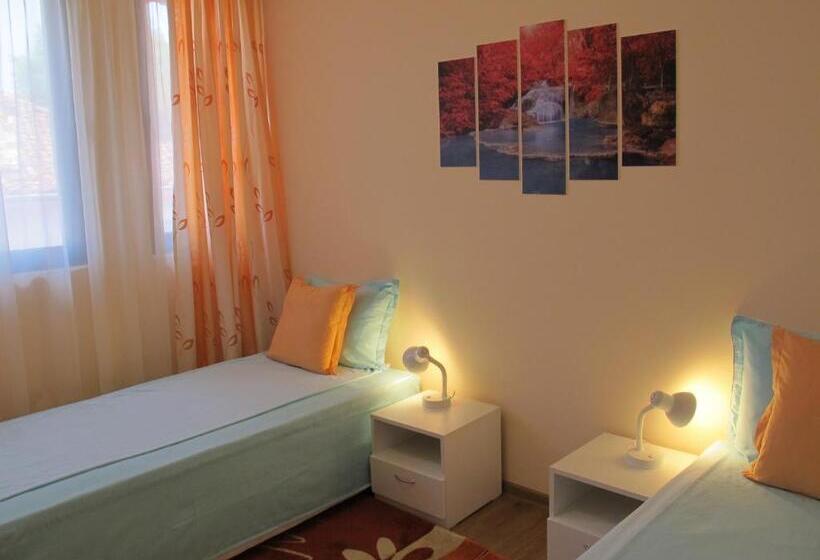 Номер Economy, Guest House & Bistro Lefterova