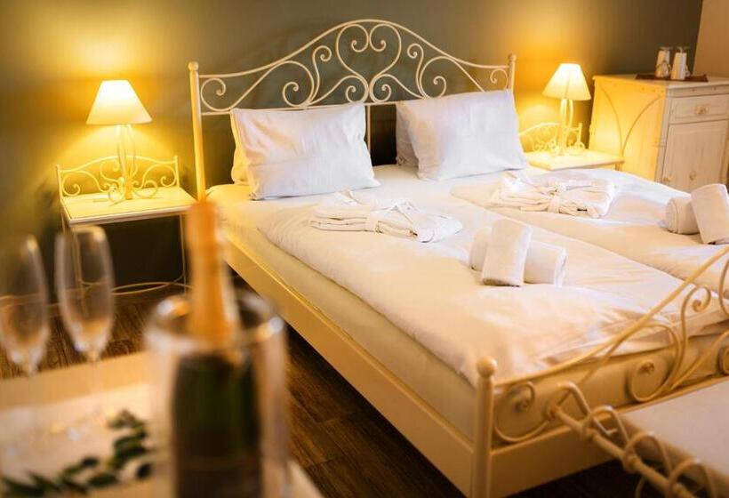 Номер Deluxe, Wellness Hotel Lihovar