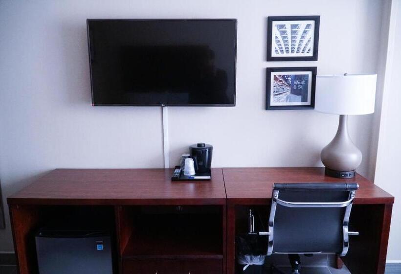 Quarto Estandar, Mint Jfk Airport