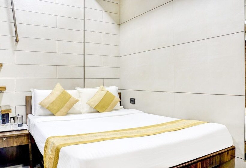 Номер Deluxe, Rooms Dadar Near Station