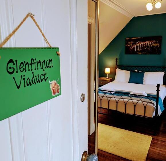 Семейный Номер, The Coo's Guest House
