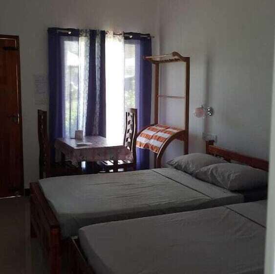 اتاق راحتی سه تخته, Jeys Place