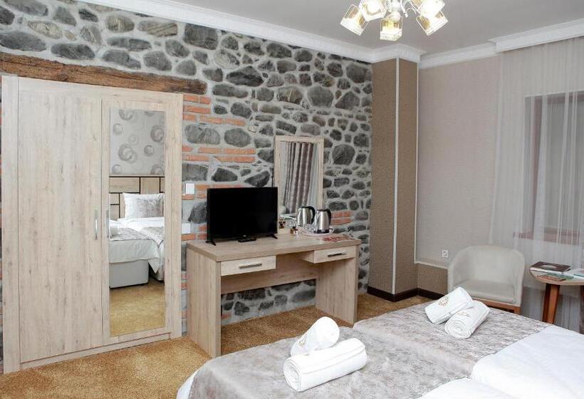 Family Suite, Minali Boutique
