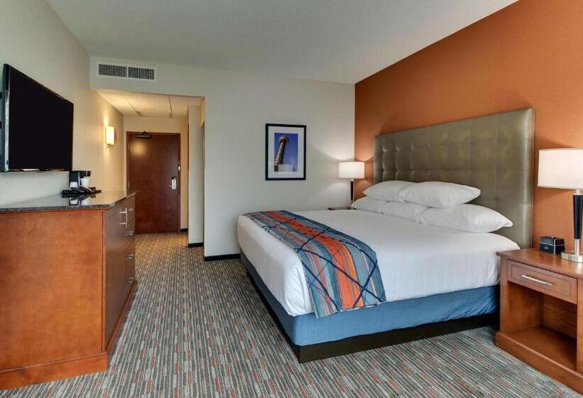 חדר דלוקס מותאם לאנשים עם מוגבלויות, Drury Inn & Suites Knoxville West