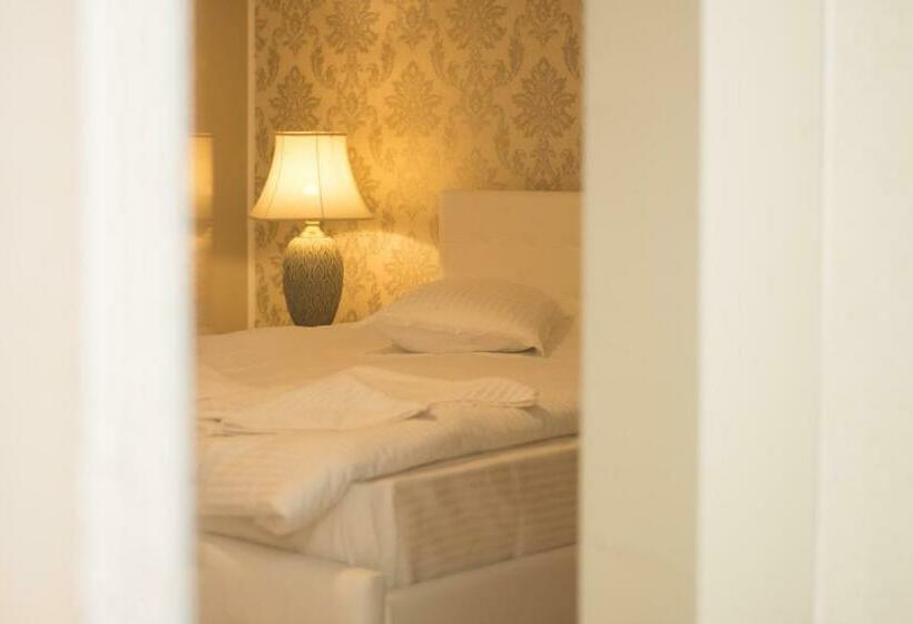 Номер Deluxe с Балконом, Platinvm B&b