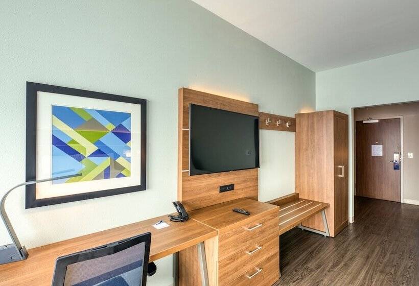 带2个双人床的标准工作室, Holiday Inn Express & Suites   Charlotte   South End, An Ihg